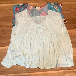 Umgee Oversized Flowy Loose Fitting Pale Blue Floral V-Neck Blouse Women’s S
